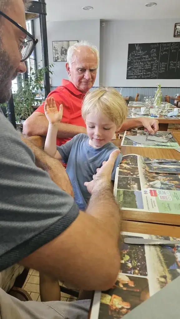 Stephen Kennedy_Le Commerce_Baugé-en-Anjou_review