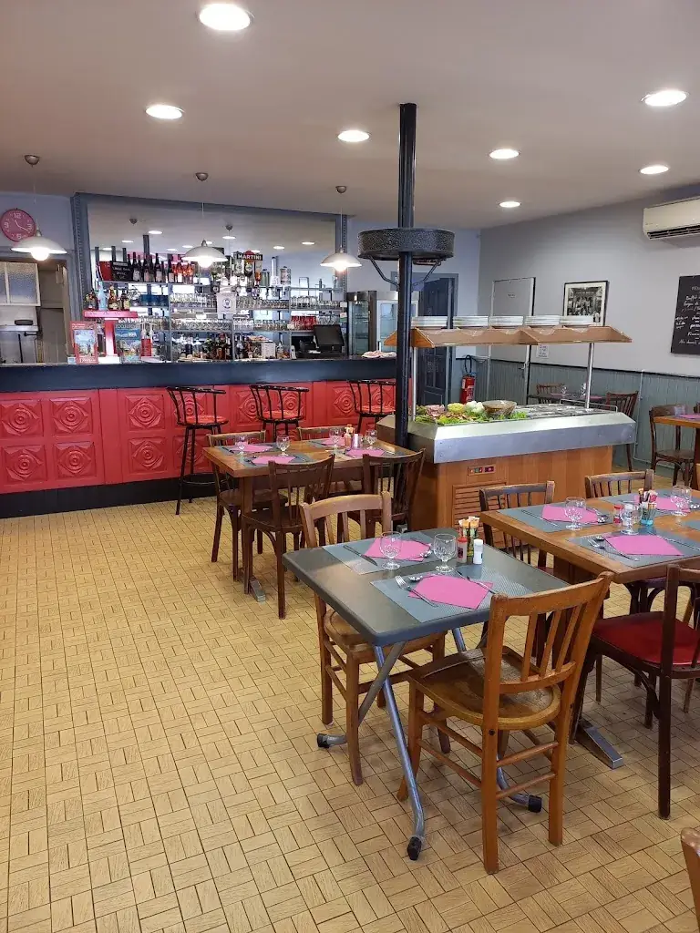 Le Commerce Restaurant in Baugé-en-Anjou