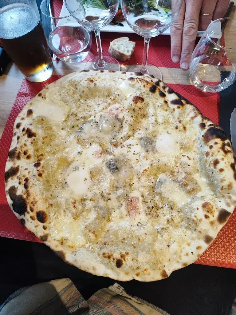 Jordan Cr_Casa Venturini_Baugé-en-Anjou_review