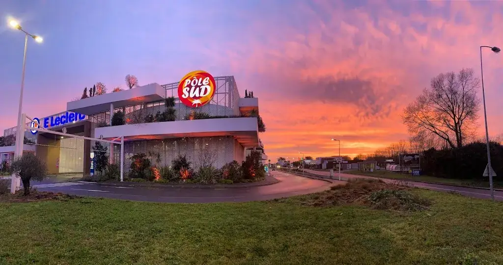 Centre commercial Pôle Sud Restaurant in Basse-Goulaine