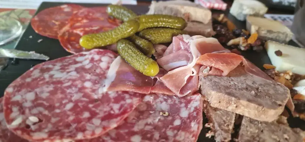 Mark Zammit_French Pub_Saint-Sébastien-sur-Loire_review