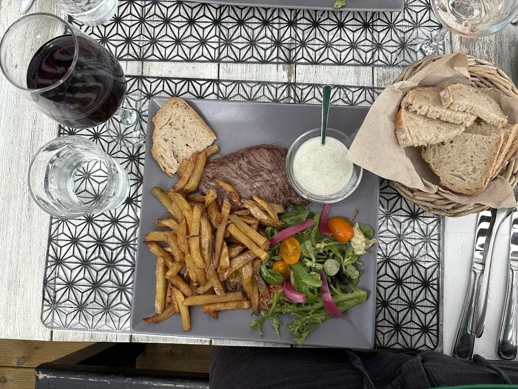 Tom Sit_Hôtel Restaurant Côté Mer_Batz-sur-Mer_review