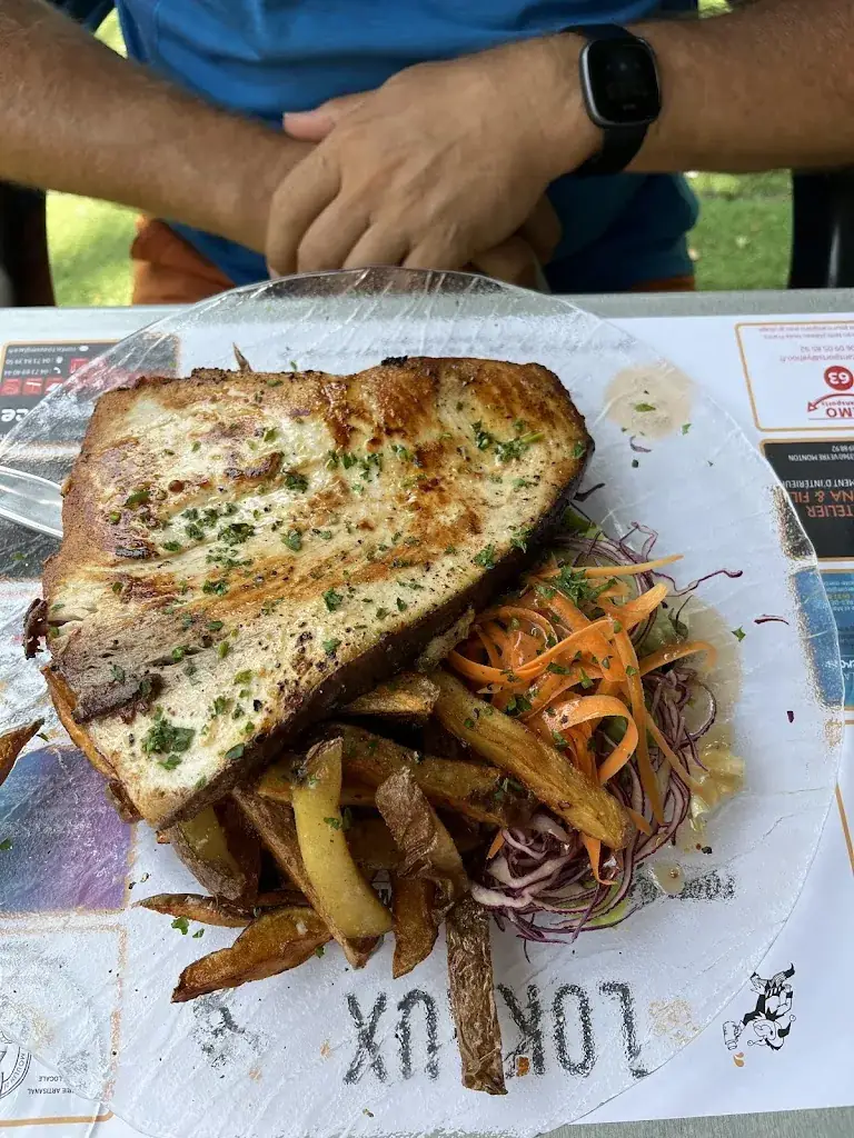 Joep Dirks_Les Lokaux, bar restaurant_Martres-de-Veyre_recensione