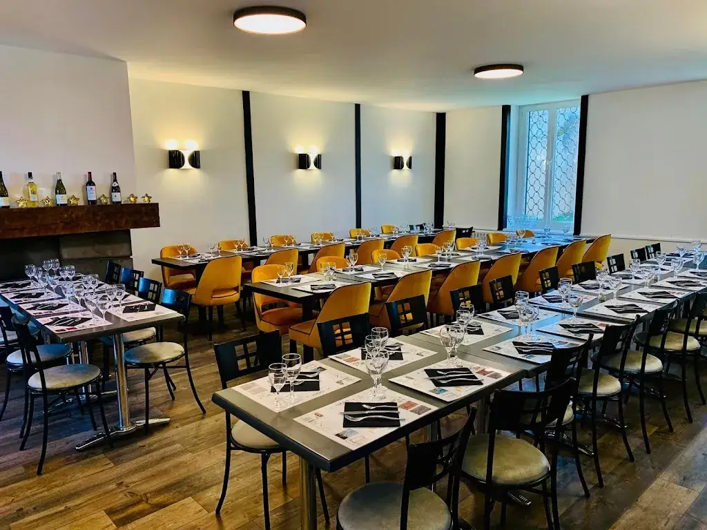 Les Lokaux, bar restaurant_Martres-de-Veyre_slider_image_1