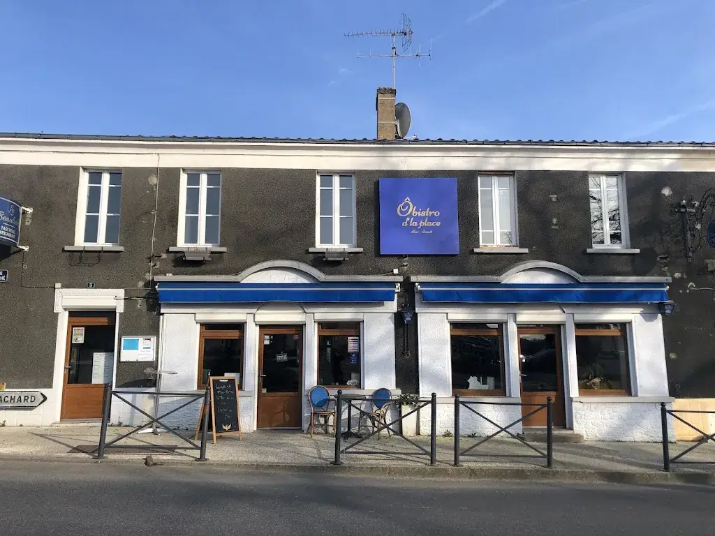 Ô bistro d'la place_Beaulieu-sous-la-Roche_slider_image_2