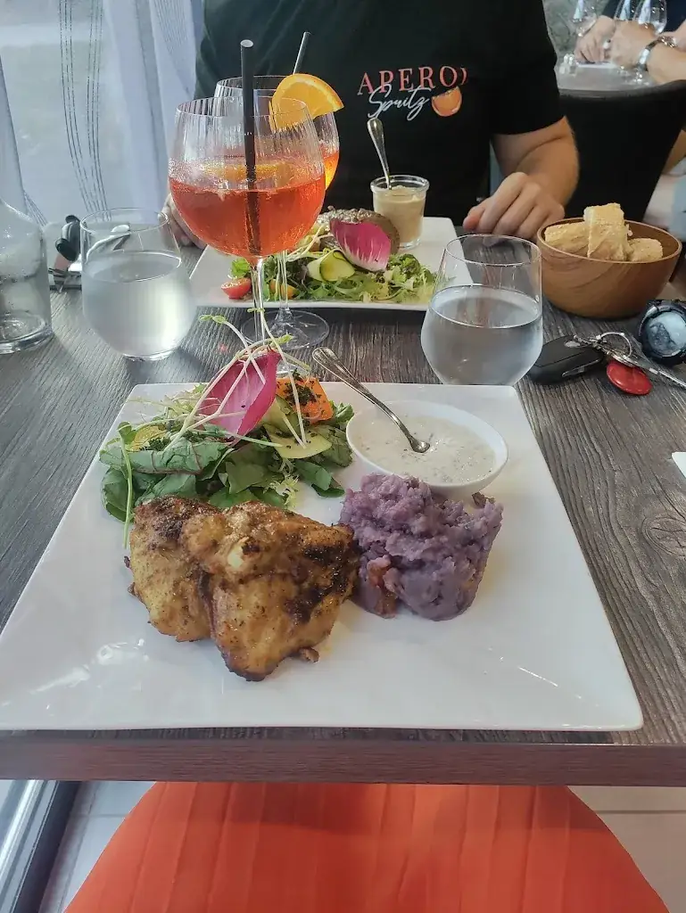 Lea Leroy_Chez laurette_Sainte-Flaive-des-Loups_recensione