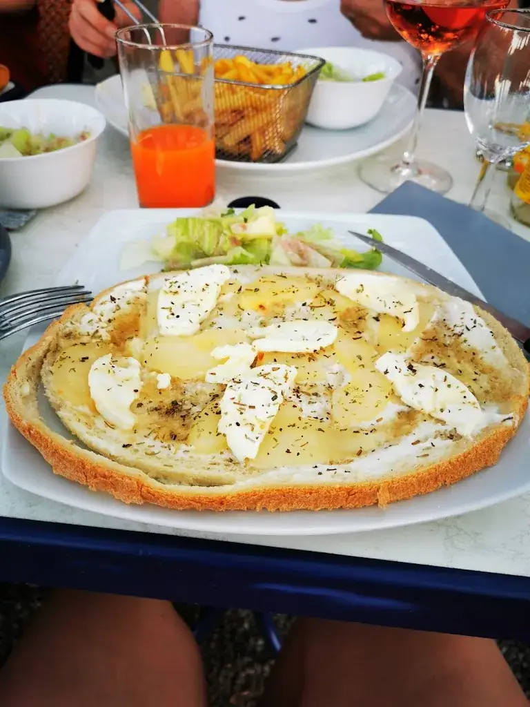 Lac Nanou_Restaurant La Forêt_Beaulieu-sur-Layon_review