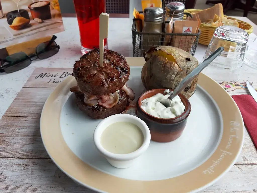 Gabriele Bozzola_Courtepaille_Beaucouzé_review