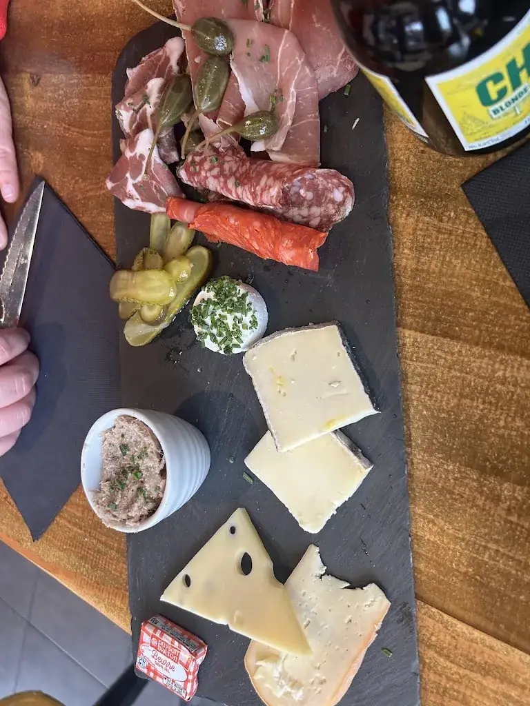 Céline Quiviger_Atoll Café Brasserie_Beaucouzé_recensione