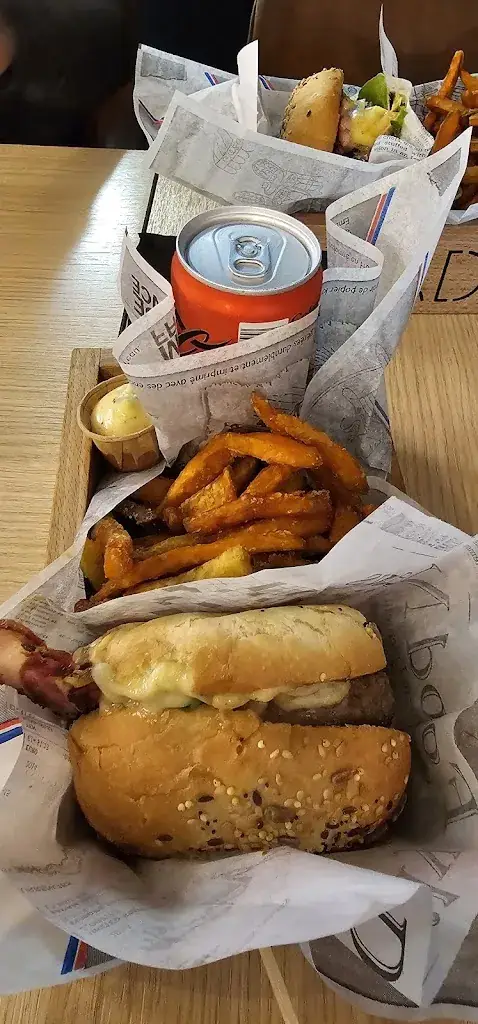 Menu_MADE Burgers Atoll_Beaucouzé_image_7