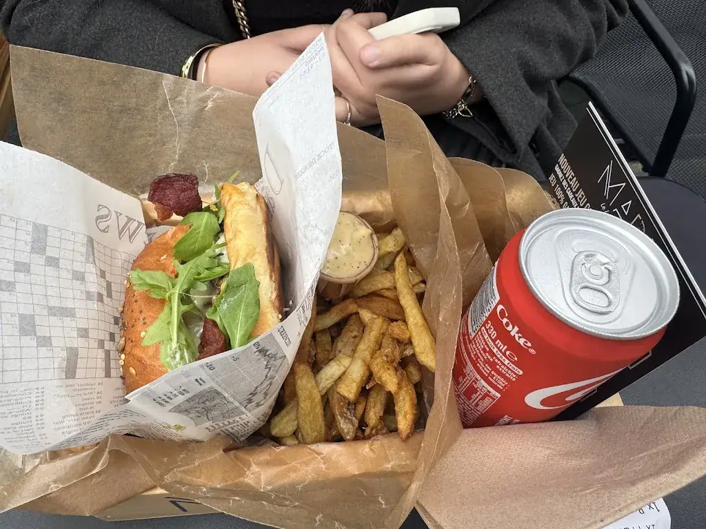 MADE Burgers Atoll_Beaucouzé_slider_image_3