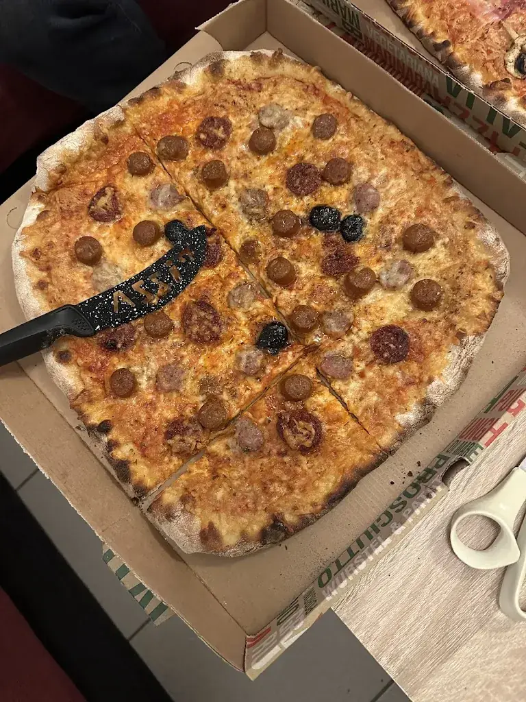 La P'tite Fringale_Beaurepaire_slider_image_3