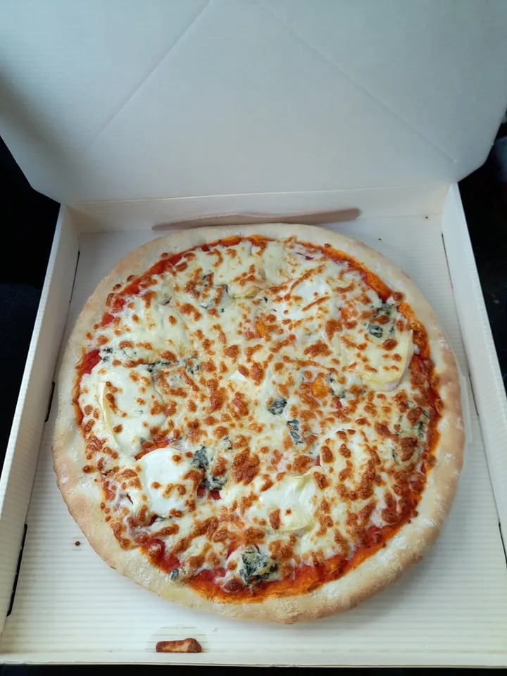 Gusto Box Beaumont sur Sarthe restaurant in Beaumont-sur-Sarthe