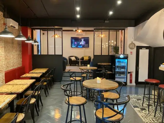 Fresnay's Café restaurant in Fresnay-sur-Sarthe