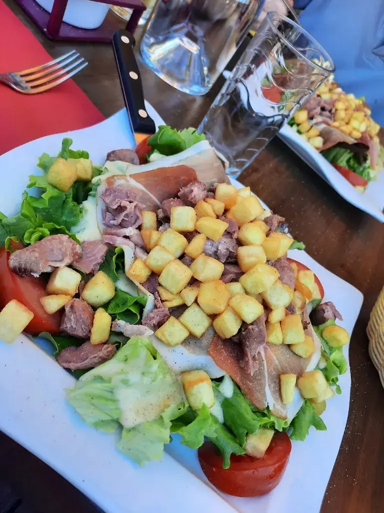 Le Jet d'Eau restaurant in Bessé-sur-Braye