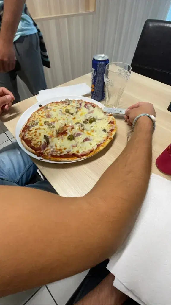 Menu_Kebab et pizzas Méditerranéen_Bessé-sur-Braye_image_6