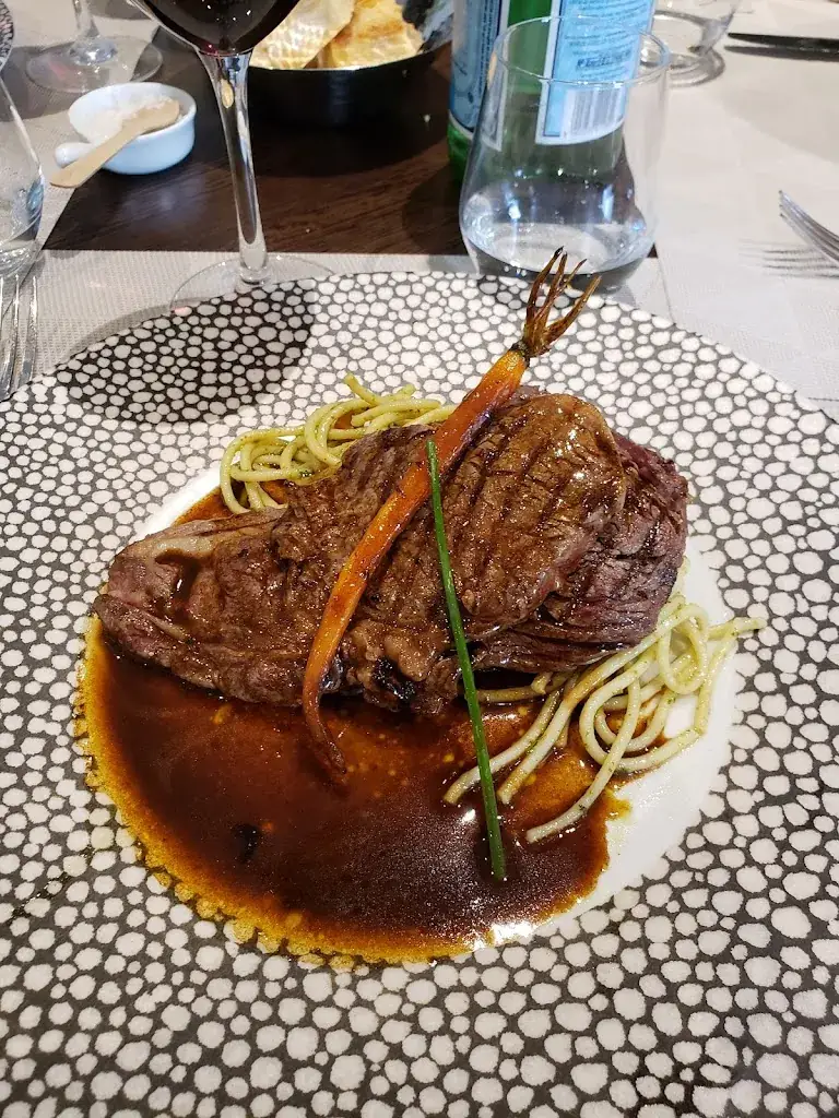 FELIPE VELEZ_Le 11_Pontchâteau_review