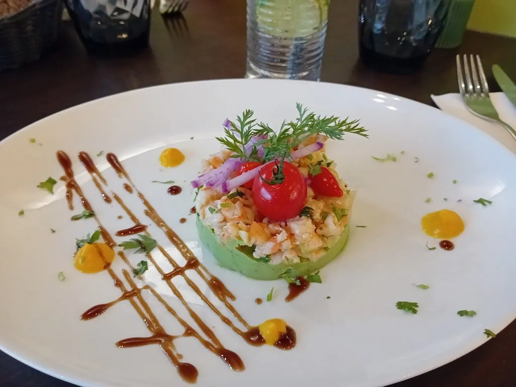 Yasmine D._Influence_Pontchâteau_review