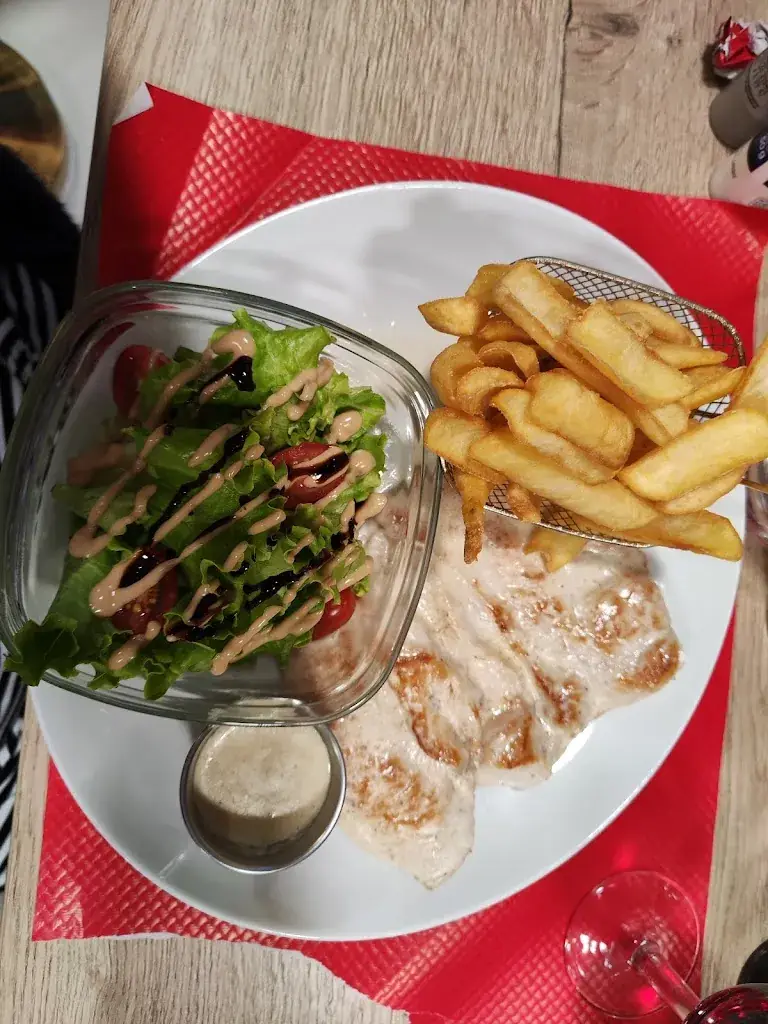 Stéphanie Bouvier_Le petit café_Saint-Jean-de-Moirans_review