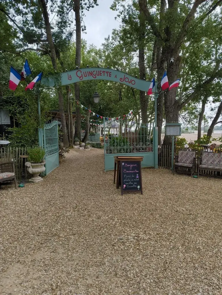 Peter McWhinney-Tripp_La Guinguette à Jojo_Saint-Saturnin-sur-Loire_Bewertung