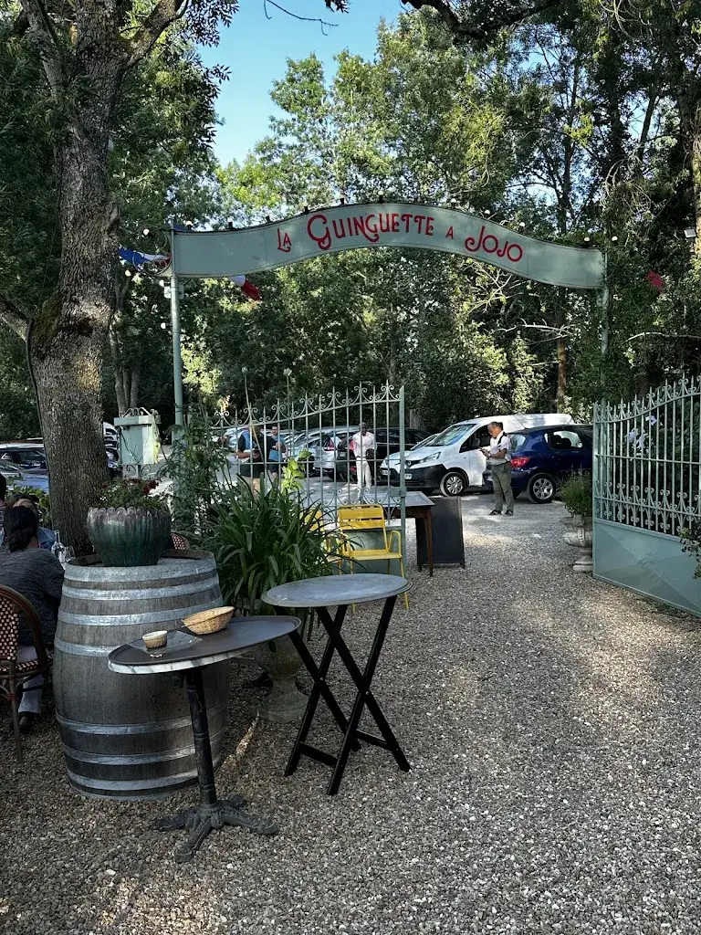 Andrew McCULLOCK_La Guinguette à Jojo_Saint-Saturnin-sur-Loire_Bewertung