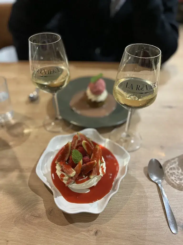 Dijana Savic-Jambert_Guinguette La Riviera_Aubance_review