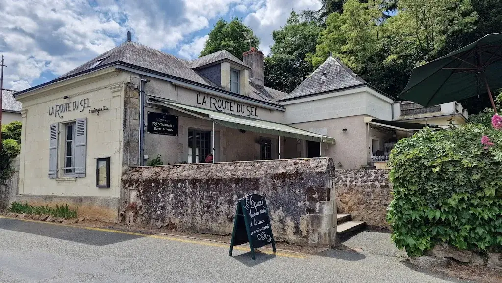 oliver thomas_La Route du Sel_Gennes-Val-de-Loire_review