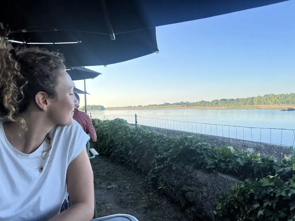 Alex Lofton_La Route du Sel_Gennes-Val-de-Loire_review