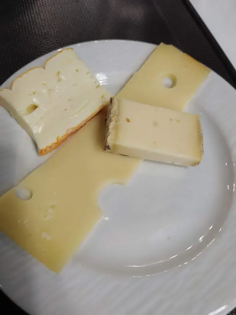 Camila Santos_Le Petit Lavallois_Laval_recensione