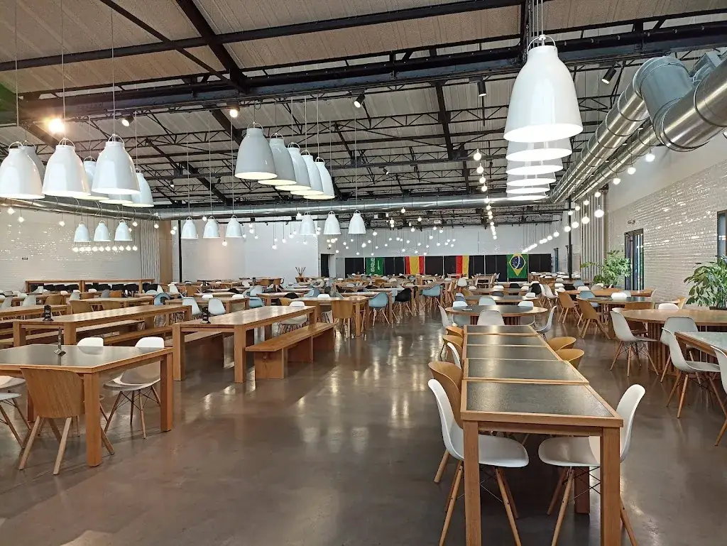 Le Petit Lavallois restaurant in Laval