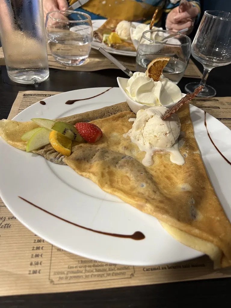 Pauline Philippe_Crêperie A la Folie Douce_Laval_review