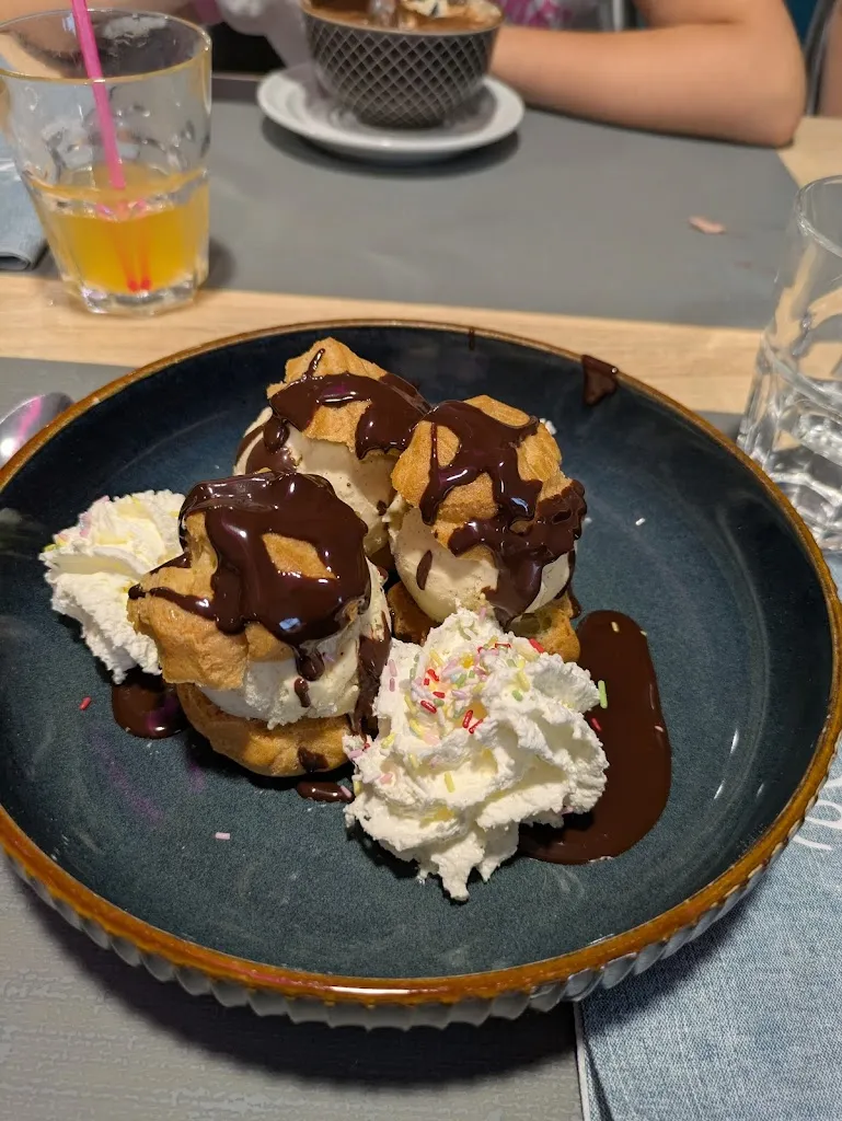 La Petite Venise_Blain_slider_image_3