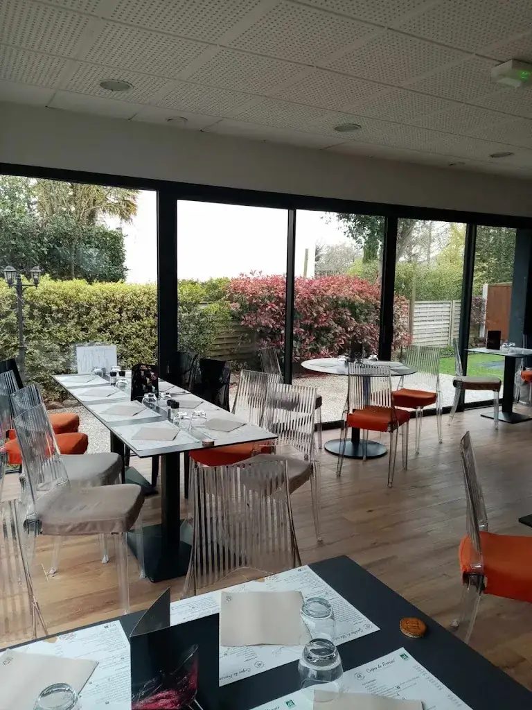 LE CHARLI Restaurant in Blain