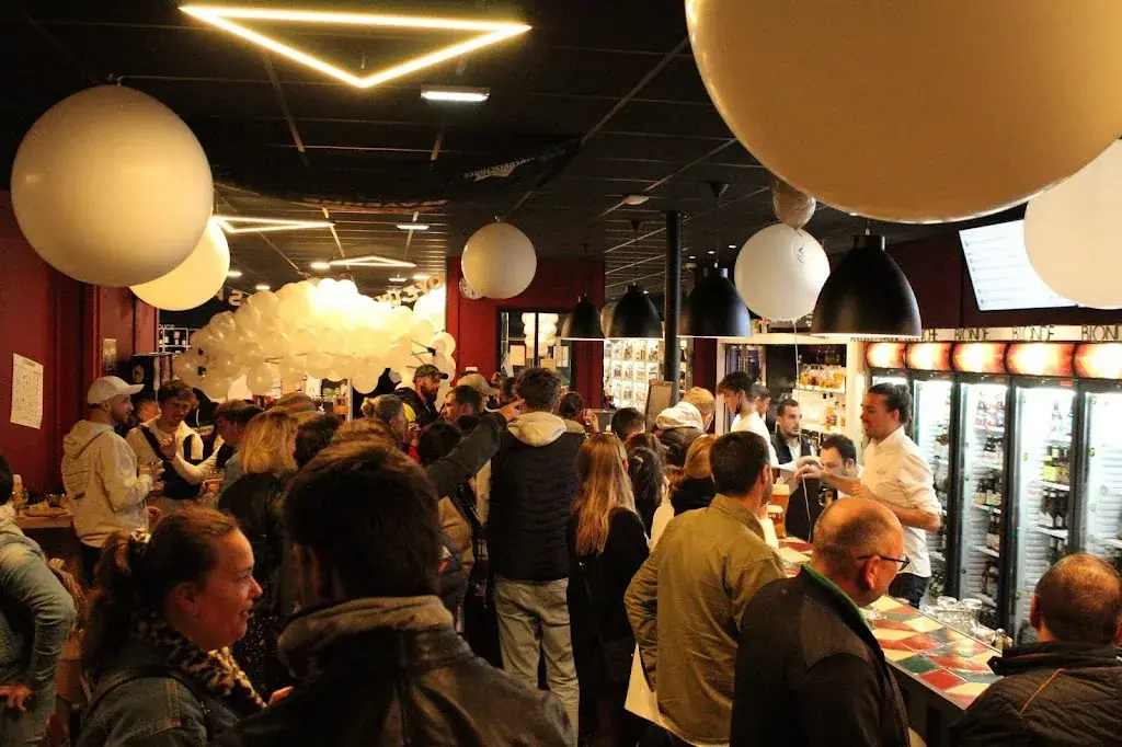 V and B Blain_Blain_slider_image_2