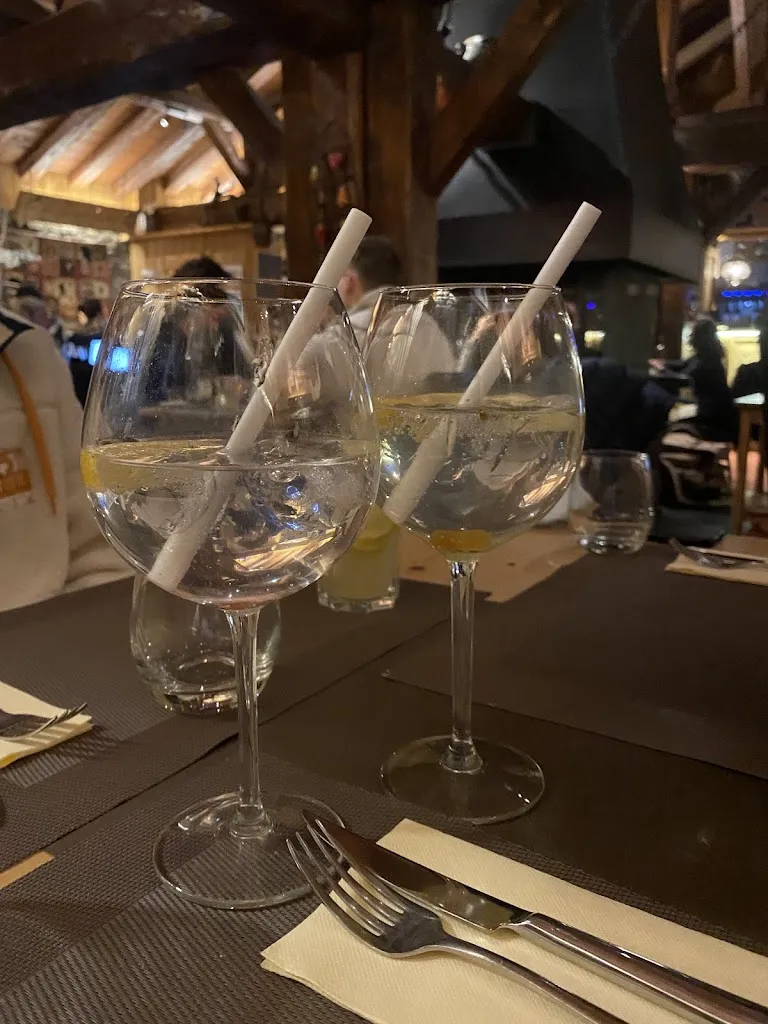 Zita Almasy_Le Michet_Magland_review