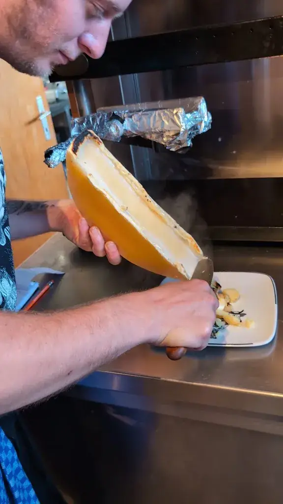 Raclett'house Chez Eddy_Bruson_slider_image_2