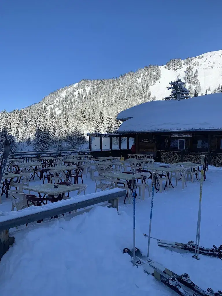 Kar Yee Katherine Law_Auberge de Vernant_Arâches-la-Frasse_recensione