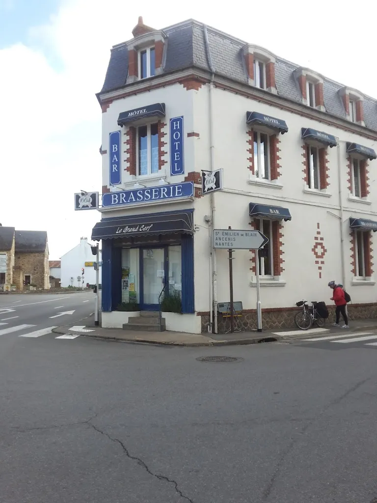 Le Grand Cerf Restaurant in Blain