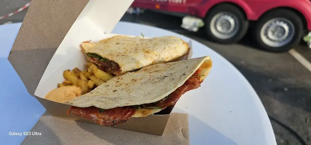 Noel Peslerbe_Les Piadine d’Amélie_Bouaye_review