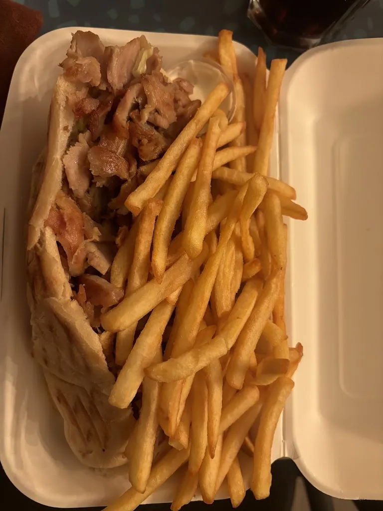 Bruna Bodin_LE MAJISTRAL kebab-tacos-burger_Bouaye_review