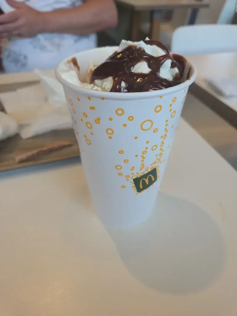 robert varga_McDonald's_Bouaye_review