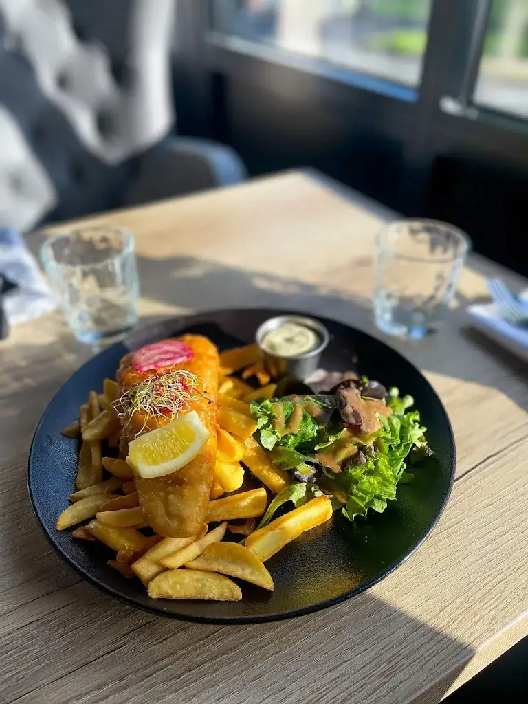 La Taverne - Table de caractère - Montaigu_Montaigu-Vendée_slider_image_3