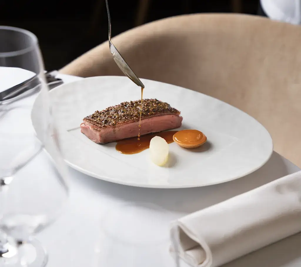 La Robe_Montaigu_slider_image_3