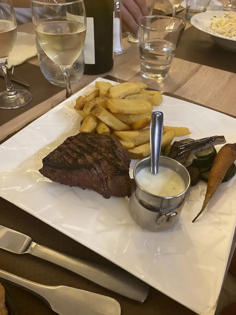 Restaurant 5 Bis_Montaigu_slider_image_2