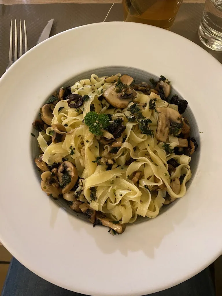 Restaurant 5 Bis_Montaigu_slider_image_3