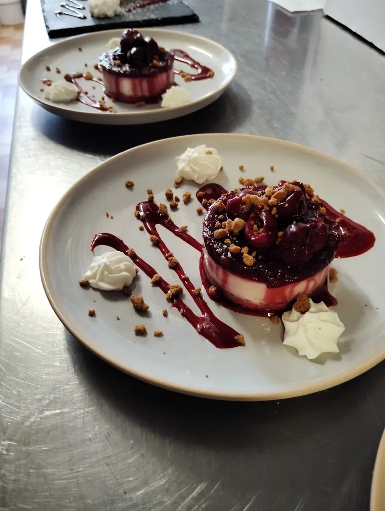 Le Dauphin_Breil-sur-Mérize_slider_image_2