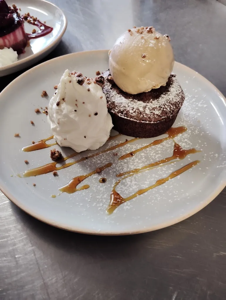 Le Dauphin_Breil-sur-Mérize_slider_image_3