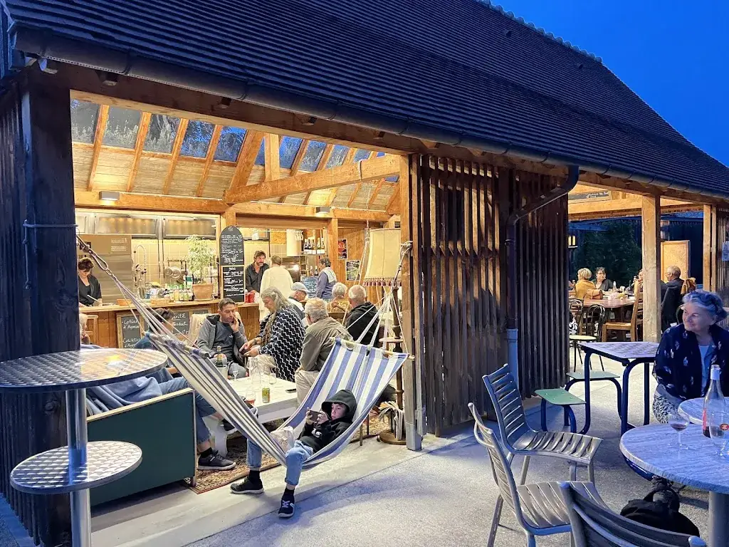 Halle Café Boussay_Boussay_slider_image_1