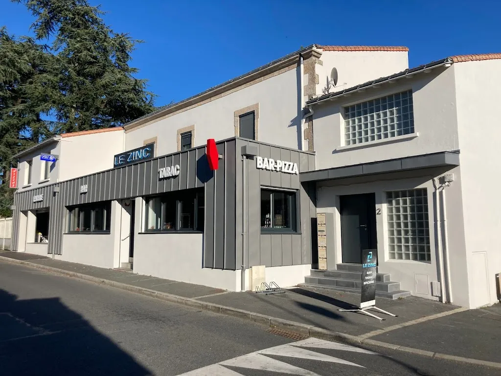 Le Zinc_Boussay_slider_image_3