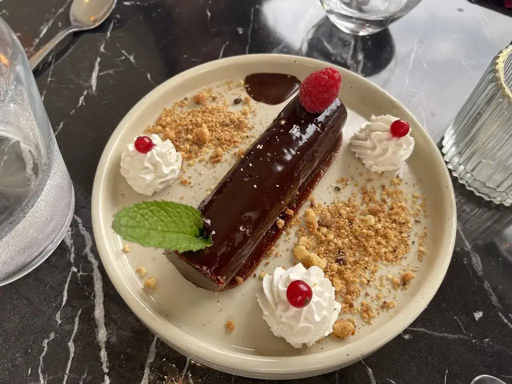 Singe Urbain_Amenza Restaurant_Bouguenais_reseña